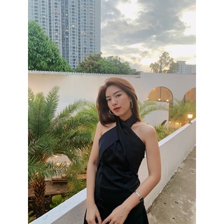 Áo lụa cổ yếm cách tân