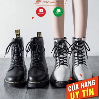 Giày bốt Martins trắng đen cổ cao đế đen
