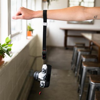 Dây Đeo Máy Ảnh Peak Design Cuff Camera Wrist (Đen)