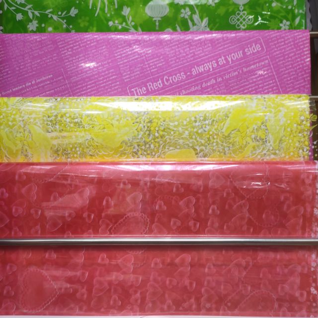 giấy kiếng mờ gói hoa xấp 20 tờ kèm 10 nơ rút