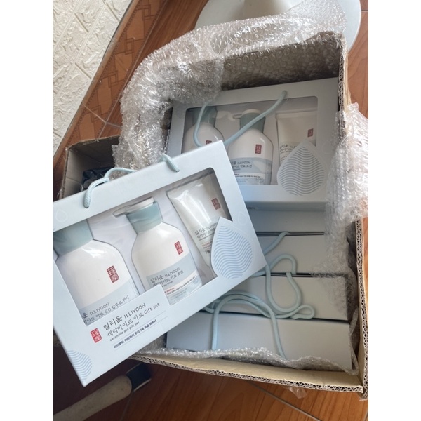 Set dưỡng da 3 sản phẩm của ILLIYOON | BigBuy360 - bigbuy360.vn