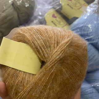 Len mohair artist( bảng 1)