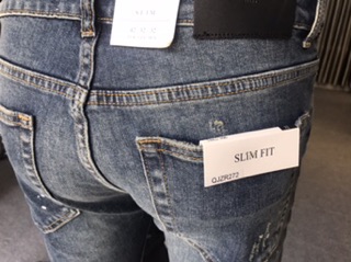 Quần Zara nam vẩy sơn