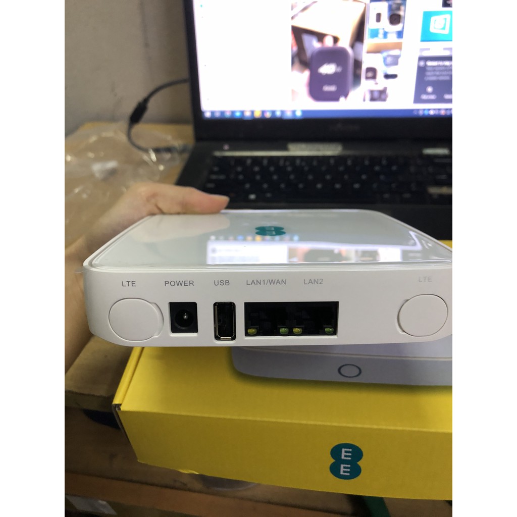 Bộ Phát Wifi 3G/4G Alcatel HH70 – Tốc độ 300Mbps – Kết nối 64 user cùng lúc – Hỗ trợ 2 băng tần