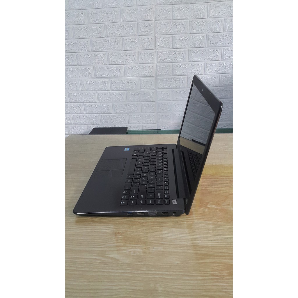 Laptop cũ Asus X402CA - Core i3 3217, Chơi game - mỏng đẹp, nặng chỉ 1.56kg