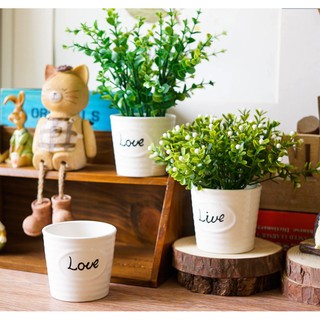 Bình cắm hoa nhỏ có chữ LH067