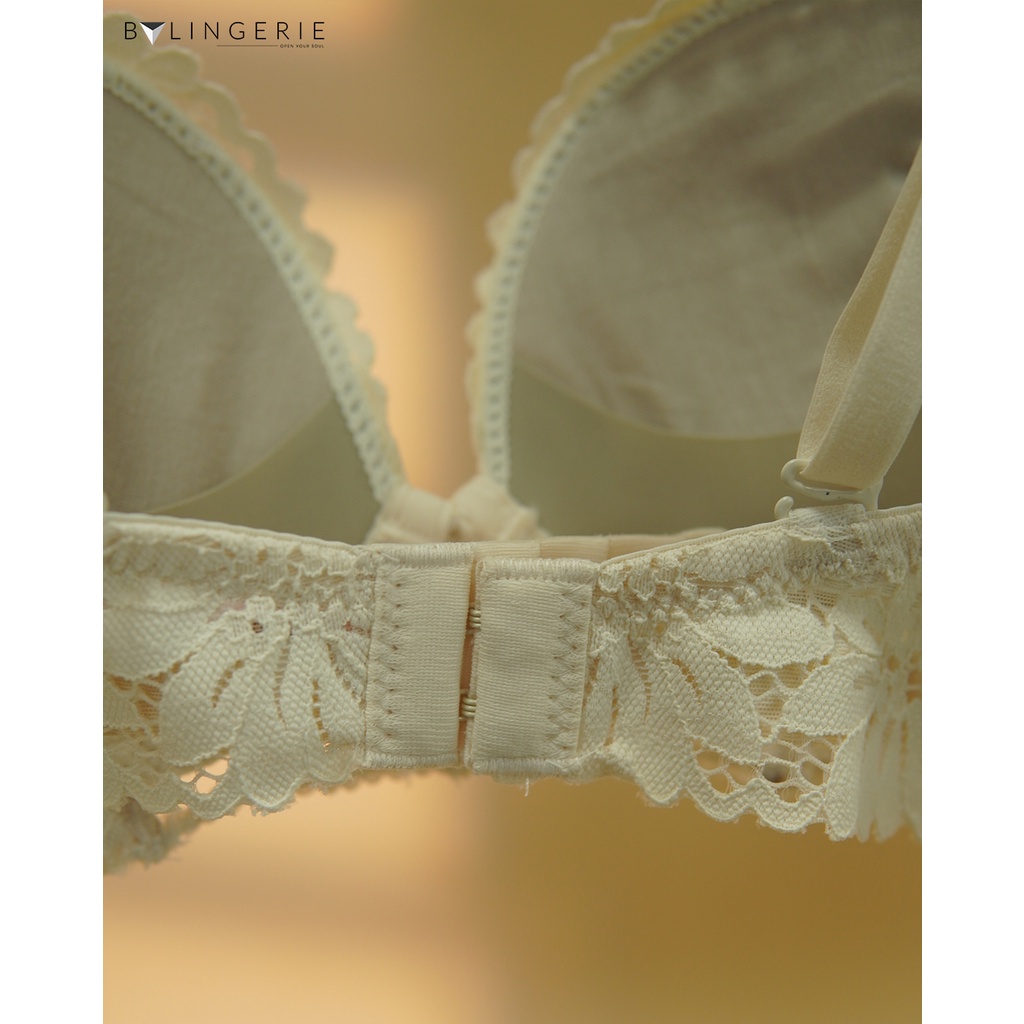 Bộ đồ lót ren nữ BY LINGERIE màu trắng kem không gọng đệm mút dày nâng ngực B229 | BigBuy360 - bigbuy360.vn