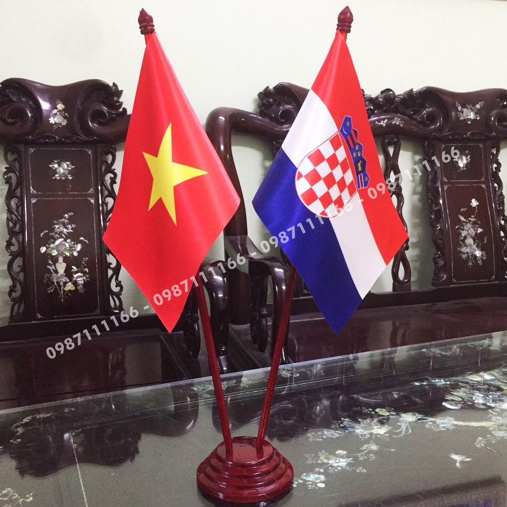 Cờ Để Bàn Đế gỗ Cắm 2 cờ  Việt Nam - Croatia In Kỹ Thuật Số