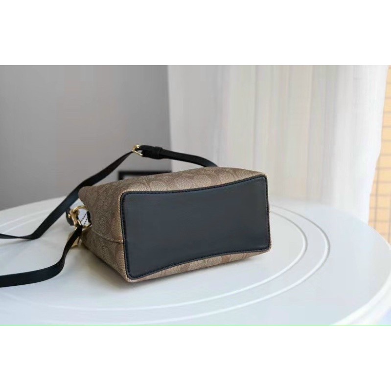 Túi xách Coach bucket 2 size dây đen xuất xịn