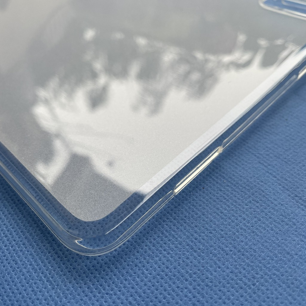 Ốp lưng silicon cho máy tính bảng Huawei MatePad 10.4 viền trong suốt, mặt lưng trắng mờ không bám vân tay.