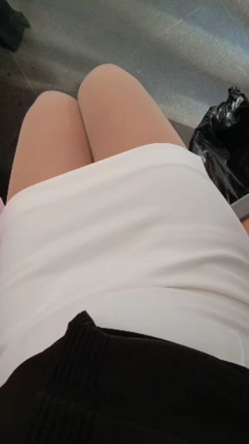 Chân váy trắng bút chì Cao Cấp Kèm Video Tự Quay Cam Thường. | BigBuy360 - bigbuy360.vn