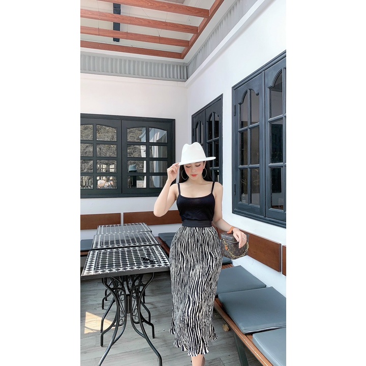 SET ÁO 2 DÂY + CHÂN VÁY DẬP LY . Ꮯɦ𝚊̂́ȶ Ꮮɨ𝚎̣̂𝚞: thun + dập ly mango. Có 1 màu . Size dưới 55kg vừa nha