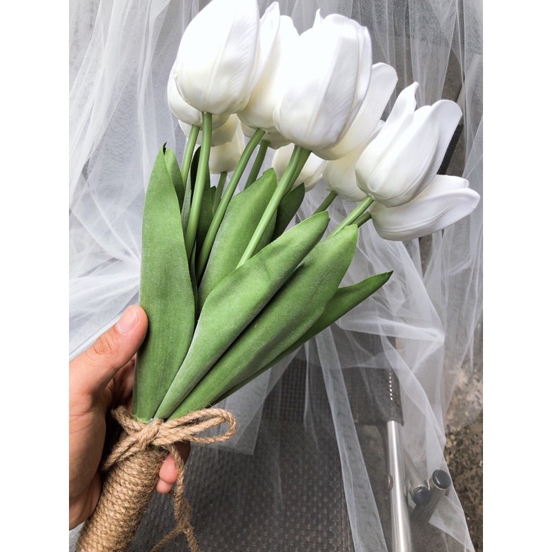 🌷🌷 Hoa cưới cầm tay cô dâu - Mẫu tulip bó trắng hottrend 2021