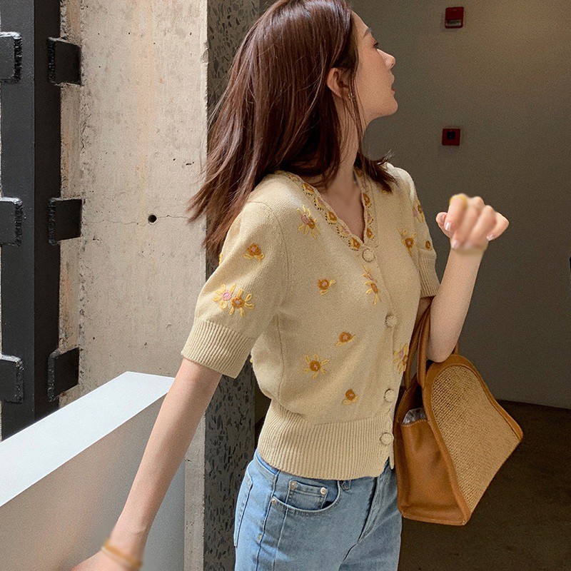 Áo Cardigan Dệt Kim Ngắn Tay Thêu Hoa Phong Cách Retro Nữ Tính