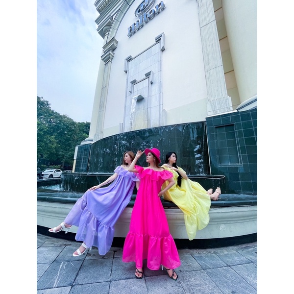 💋 💋💋 VÁY MAXI VOAN TRỄ VAI. Có 3 màu cơ bản: hồng , tím và vàng.