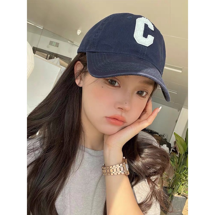 Mũ lưỡi trai chữ C hot trend 2022