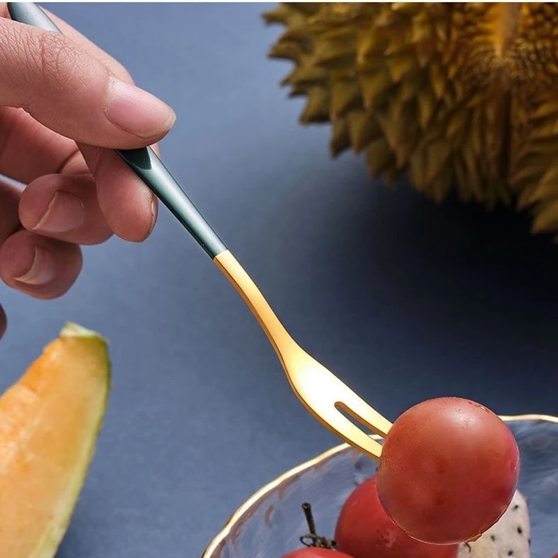 Nĩa Ăn Trái Cây Bằng Thép Không Gỉ Sang Trọng