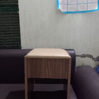 Ghế ngồi trang điểm