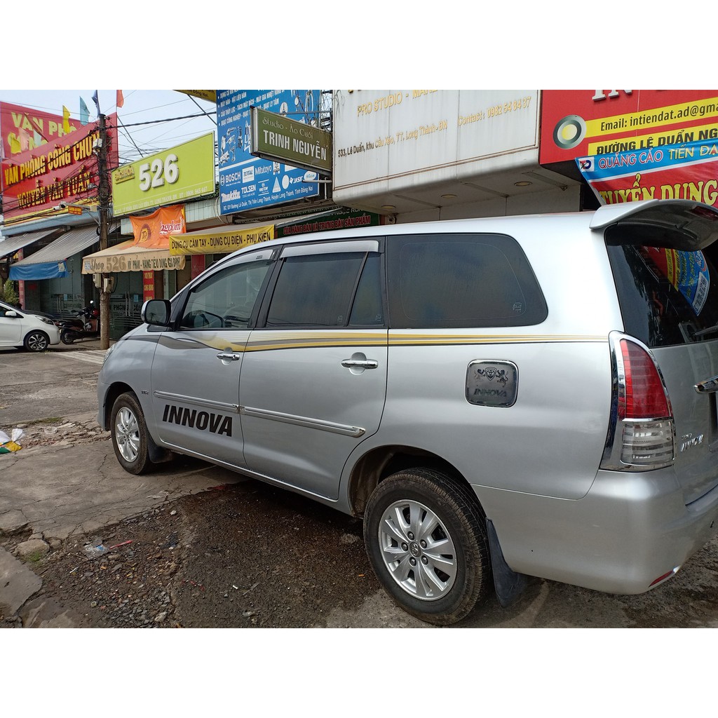 Tem Dán Xe Toyota Innova Bạc Mẫu Đơn Giản