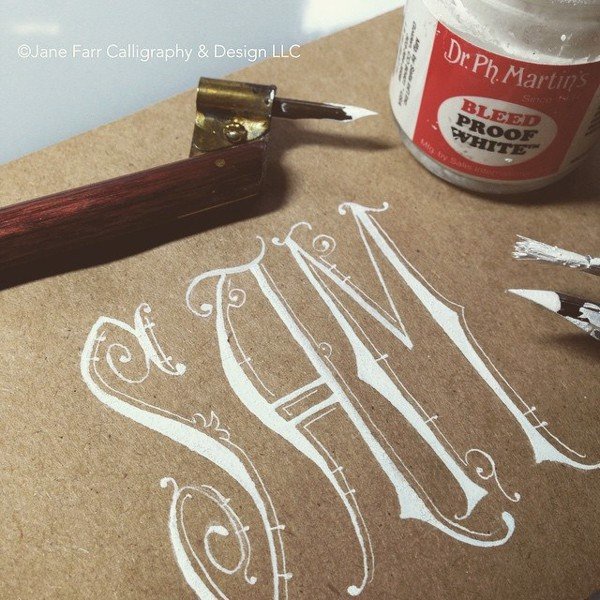 - Mực trắng viết CALLIGRAPHY Dr. Ph. Martin's