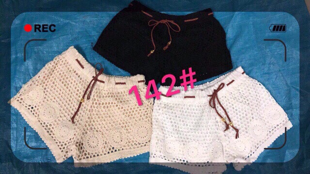 Quần ren hoa tròn phối dây da