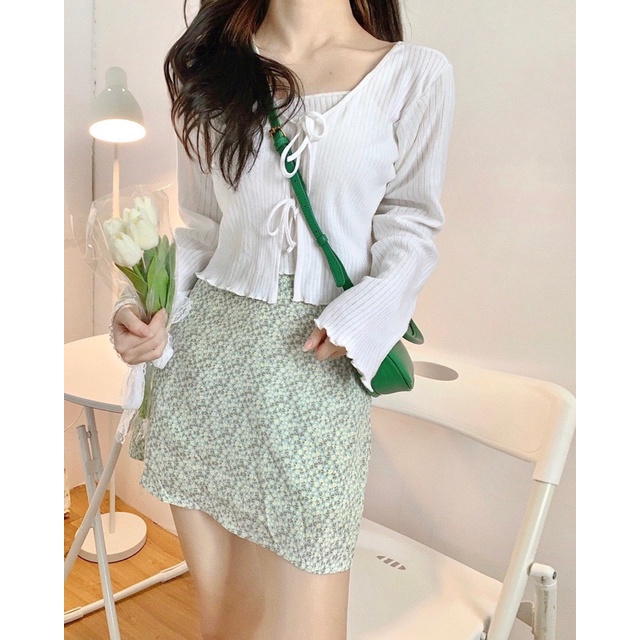 Chân váy ngắn xanh hoa nhí MONÁ - ROLLY