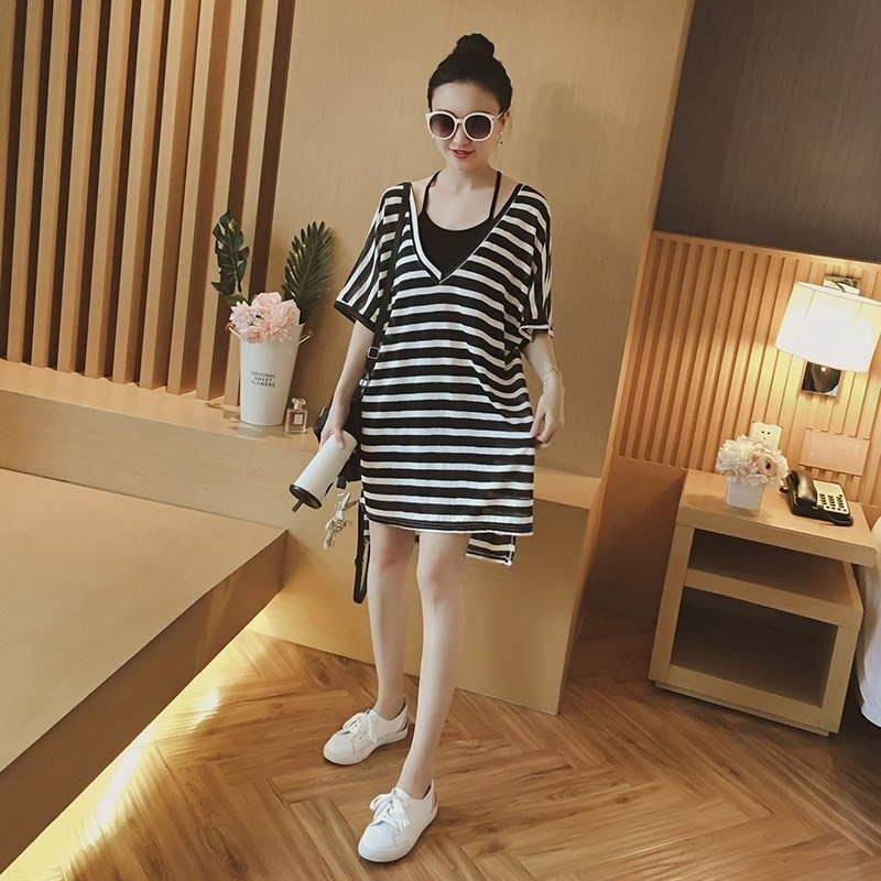 Set Áo Hai Dây + Đầm Kẻ Sọc Dáng Rộng Xẻ Tà Thời Trang Cho Nữ