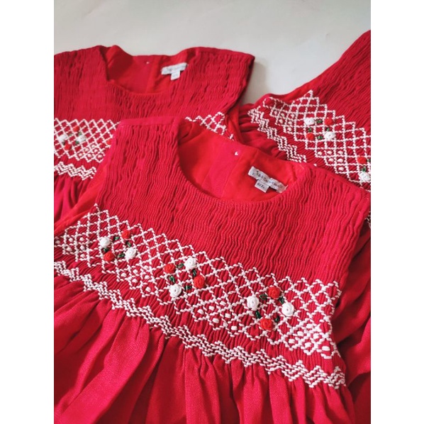 Váy đầm smock đỏ, cổ tròn tay sát nách cho bé gái