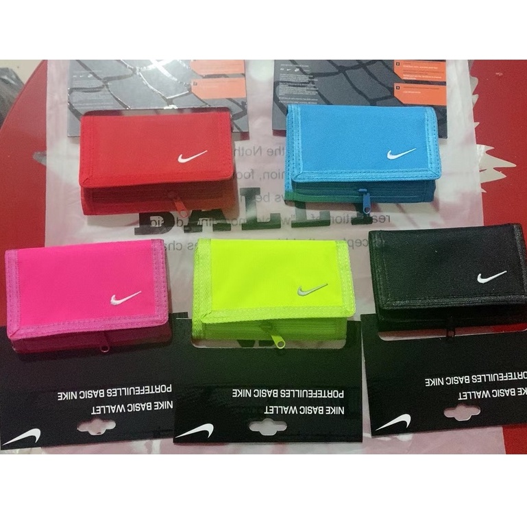 Ví Ngắn Gập Ba Hiệu Nike Màu Đen Thời Trang Unisex