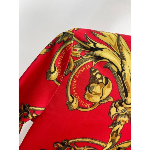 Áo nữ thời trang dài tay cổ cao bo eo mẫu mới thương hiệu Versace cao cấp