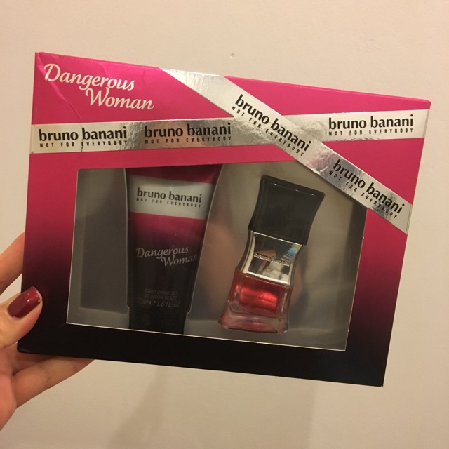 SALE ❣️❣️❣️Set Nước Hoa & Sữa Tắm Bruno Banani Woman