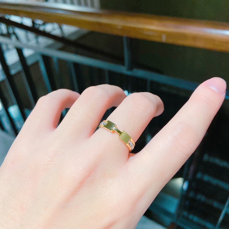 Nhẩn nữ titan hiệu H đính đá-ko rỉ