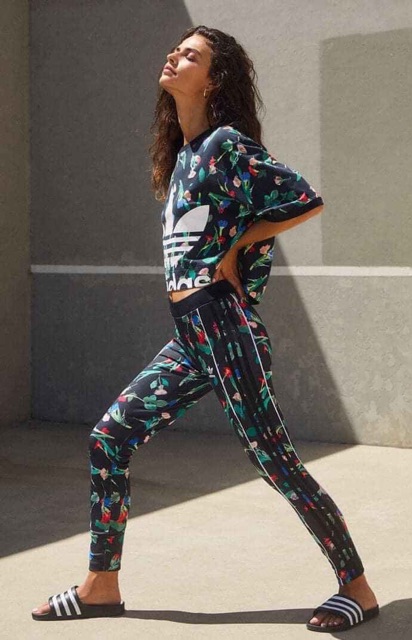 Áo crotop và quần legging hoa lá( HÀNG SALE KO ĐỔI TRẢ)