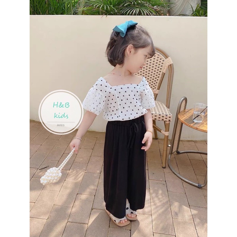 Set quần áo cho bé gái [𝐌Ẫ𝐔 𝐇𝐎𝐓 𝟐𝟎𝟐𝟏] áo chấm bi quần đen siêu cute dành cho bé từ 13-25kg