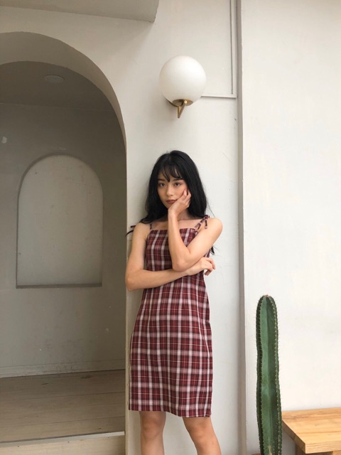 Váy hai dây kẻ caro | BigBuy360 - bigbuy360.vn