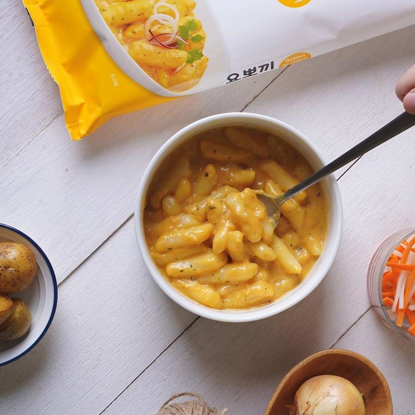 Bánh Gạo Tokpokki Hàn Quốc Vị Bơ Hành Ăn Liền Gói 240g