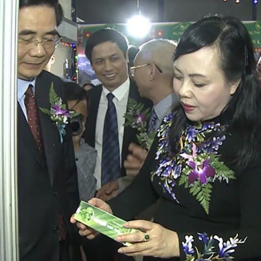 50ml Tinh Dầu Ngải Cứu Vitophar - Dùng trị liệu Massage giảm đau nhức xương khớp, thoái hóa