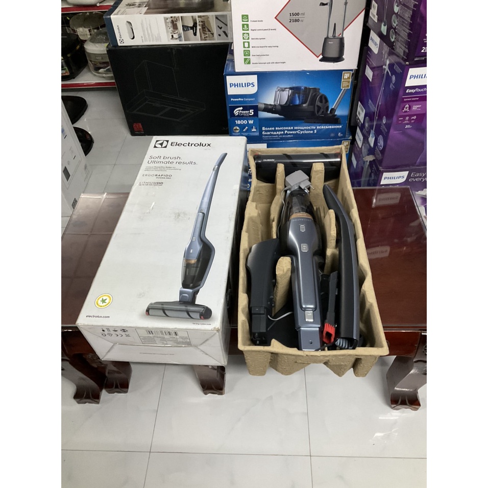 Máy hút bụi cầm tay Electrolux ZB3411 - Hàng trưng bày