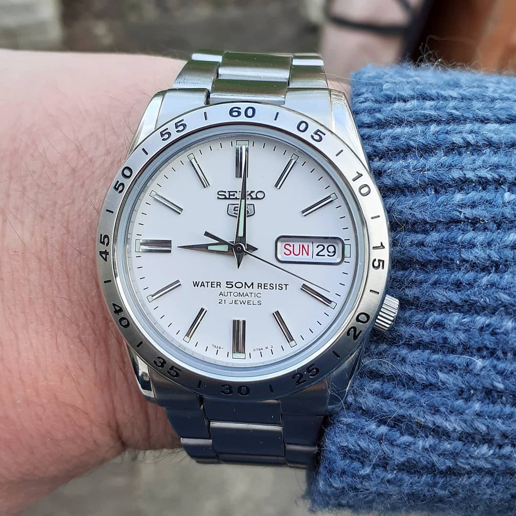 Đồng hồ nam Seiko 5 Sport SNKD97K1 đẹp xuất sắc trong tầm giá