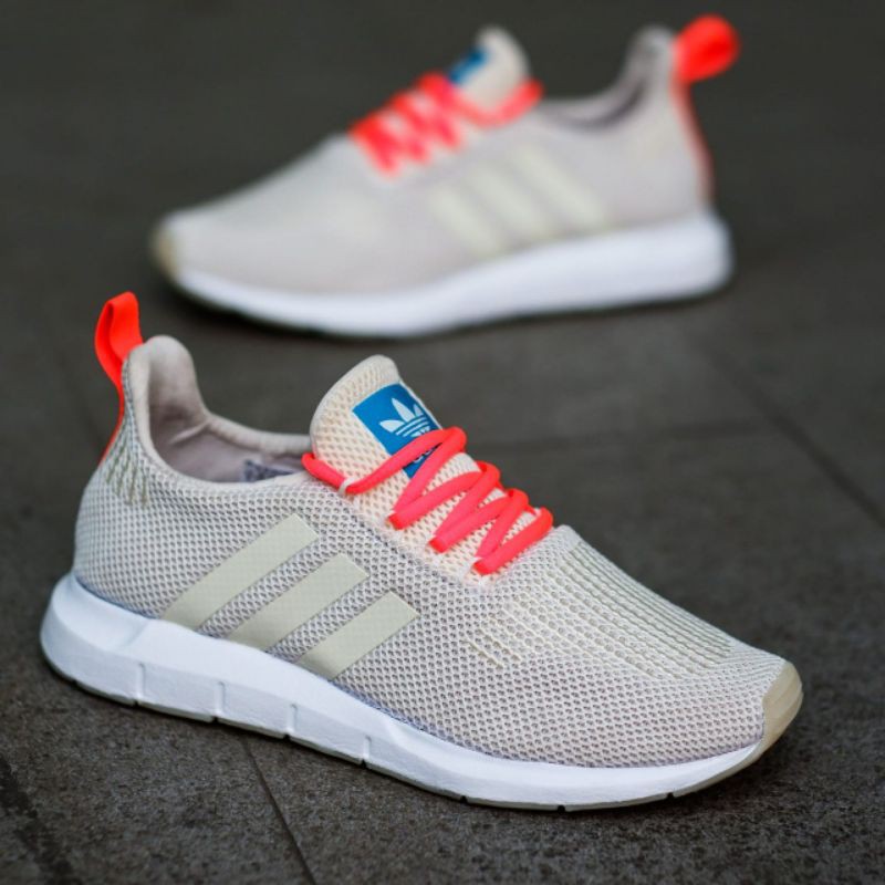 Giày Bata Adidas Swift Run Thời Trang Năng Động