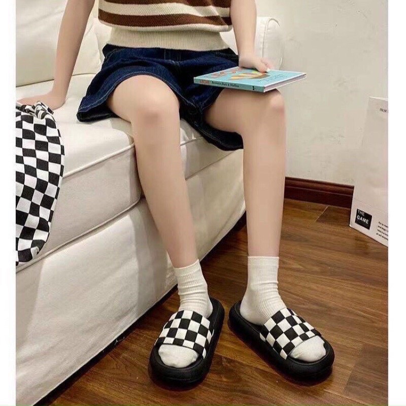 Dép bánh mì quai ngang kẻ caro