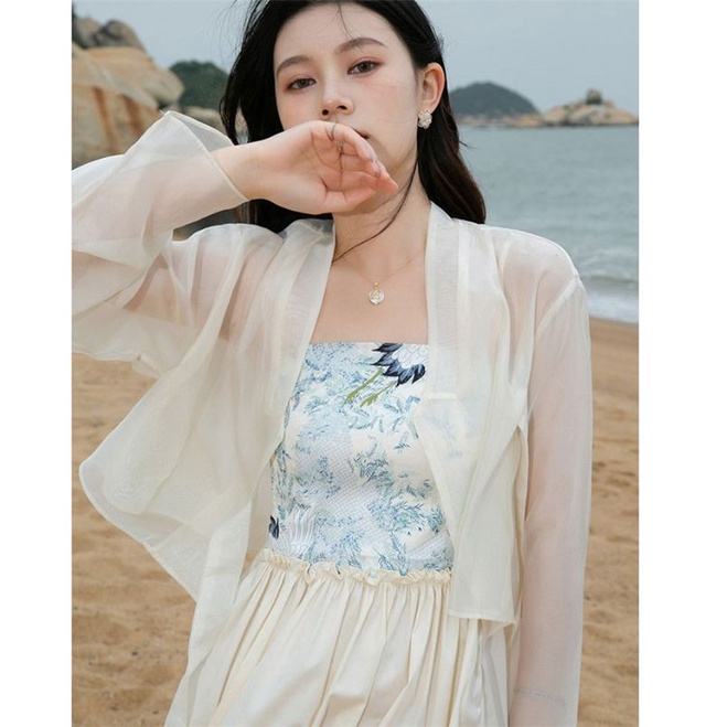 Áo khoác ngoài voan mỏng đi biển thắt nơ hanbok cách tân