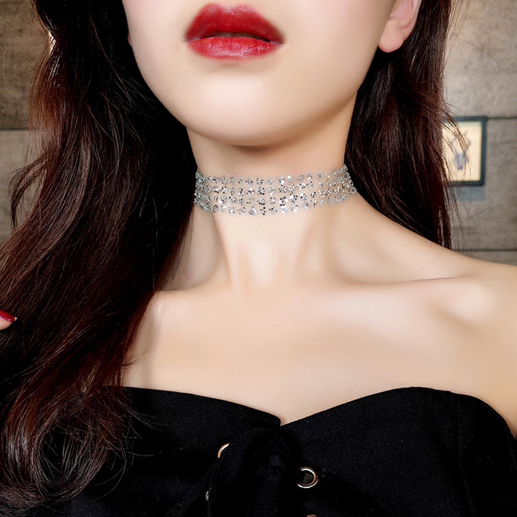 Vòng cổ choker đính cườm lấp lánh hợp thời trang