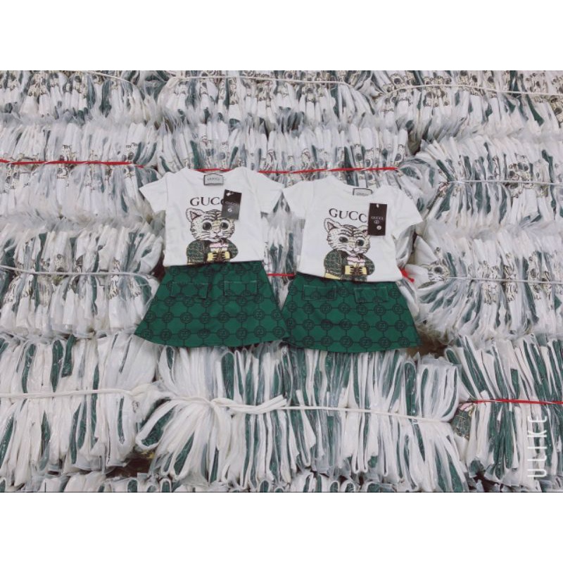 SET ÁO TRẮNG IN MÈO KÈM CHÂN VÁY CHO BÉ