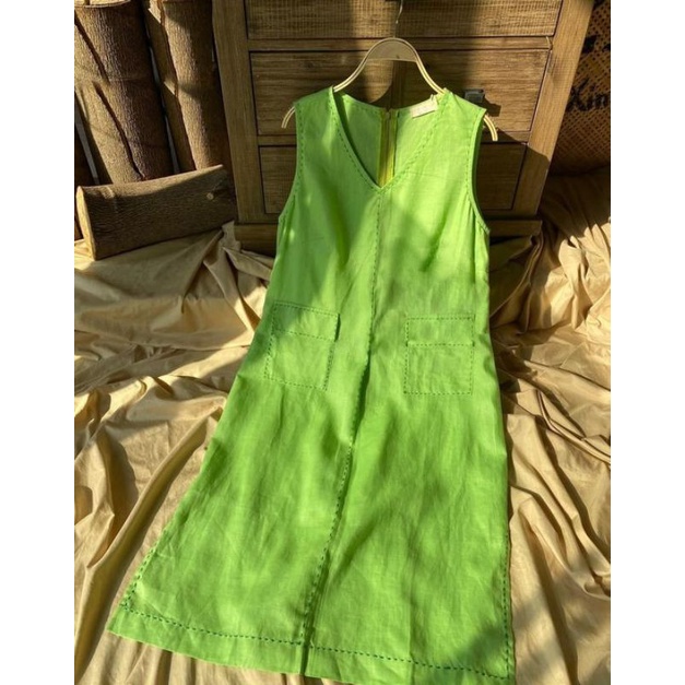 Váy ba lỗ dáng dài cổ tim, có khóa kéo đằng sau chất liệu Linen_V9099
