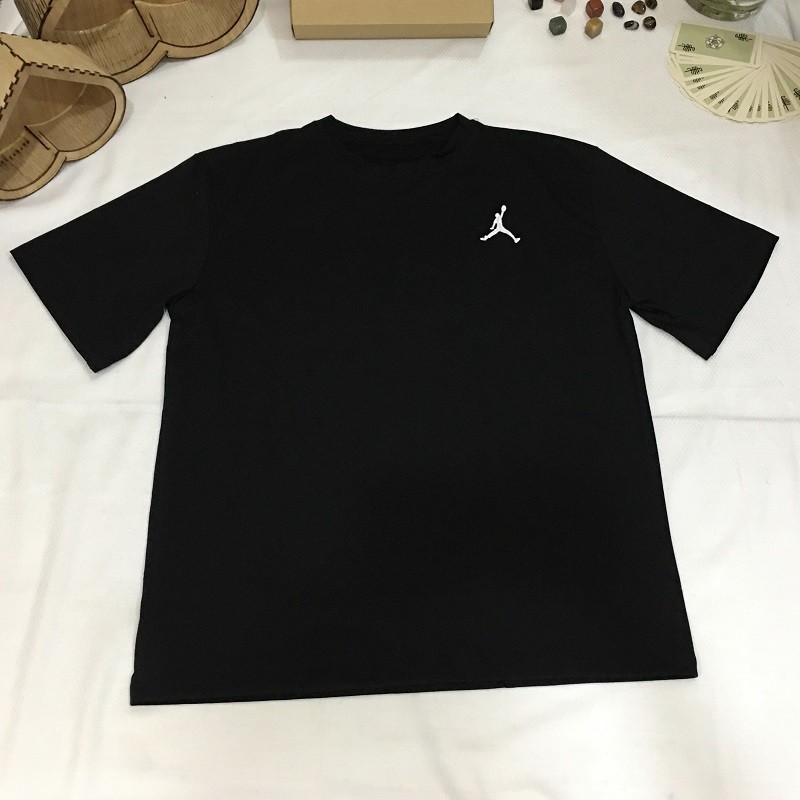 Áo thun nam nữ unisex in logo vận động viên | BigBuy360 - bigbuy360.vn