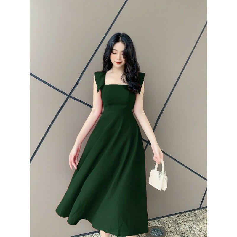 ĐẦM XOÈ CÁNH TIÊN TAY CONGiá 275k Chất: lụa chéo ýMàu: đỏ, xanh rêuKiểu dáng: đầm xoè, tay con cánh tiên, dây