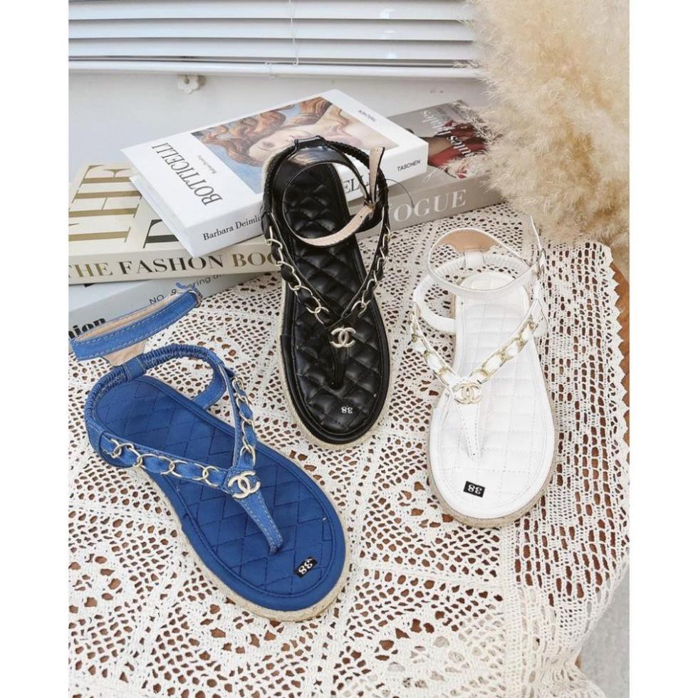 Sandal nữ đế bệt, Sandal nữ xỏ ngón quai xích chanel phom chuẩn bao xinh, thuận tiện khi dạo phố, hợp mọi lứa tuổi