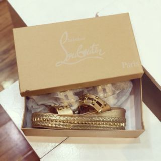 Giày đế xuồng louboutin cực đẹp