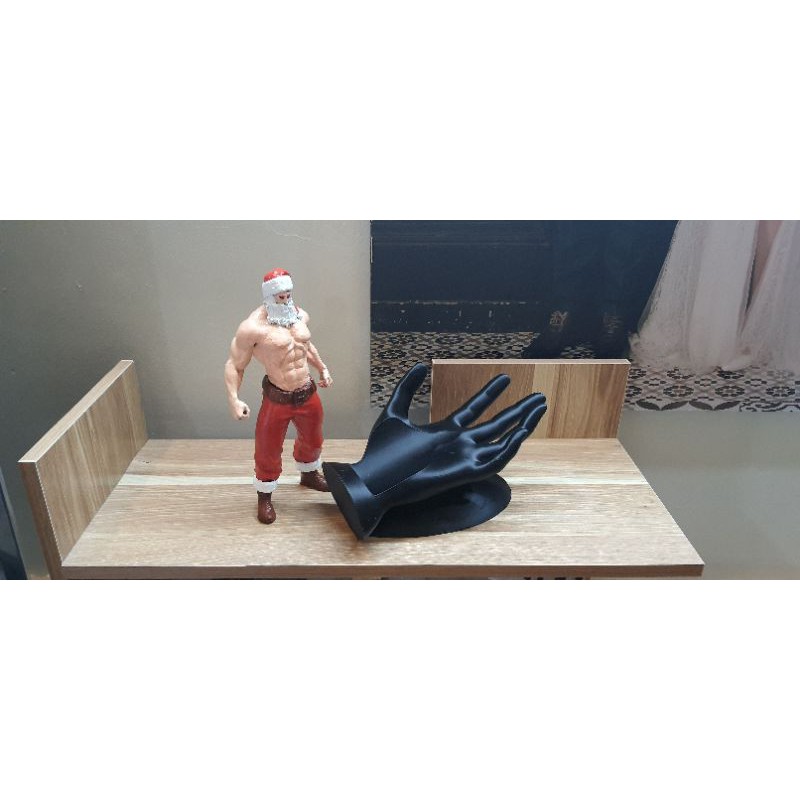 Đỡ rượu vang hình bàn tay